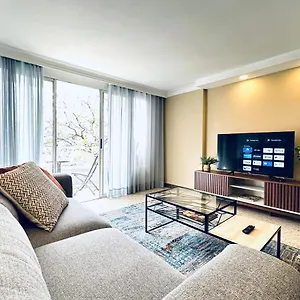 amplio-apartamento-frente-al-centro-comercial.colombiamedellinhotels.com/